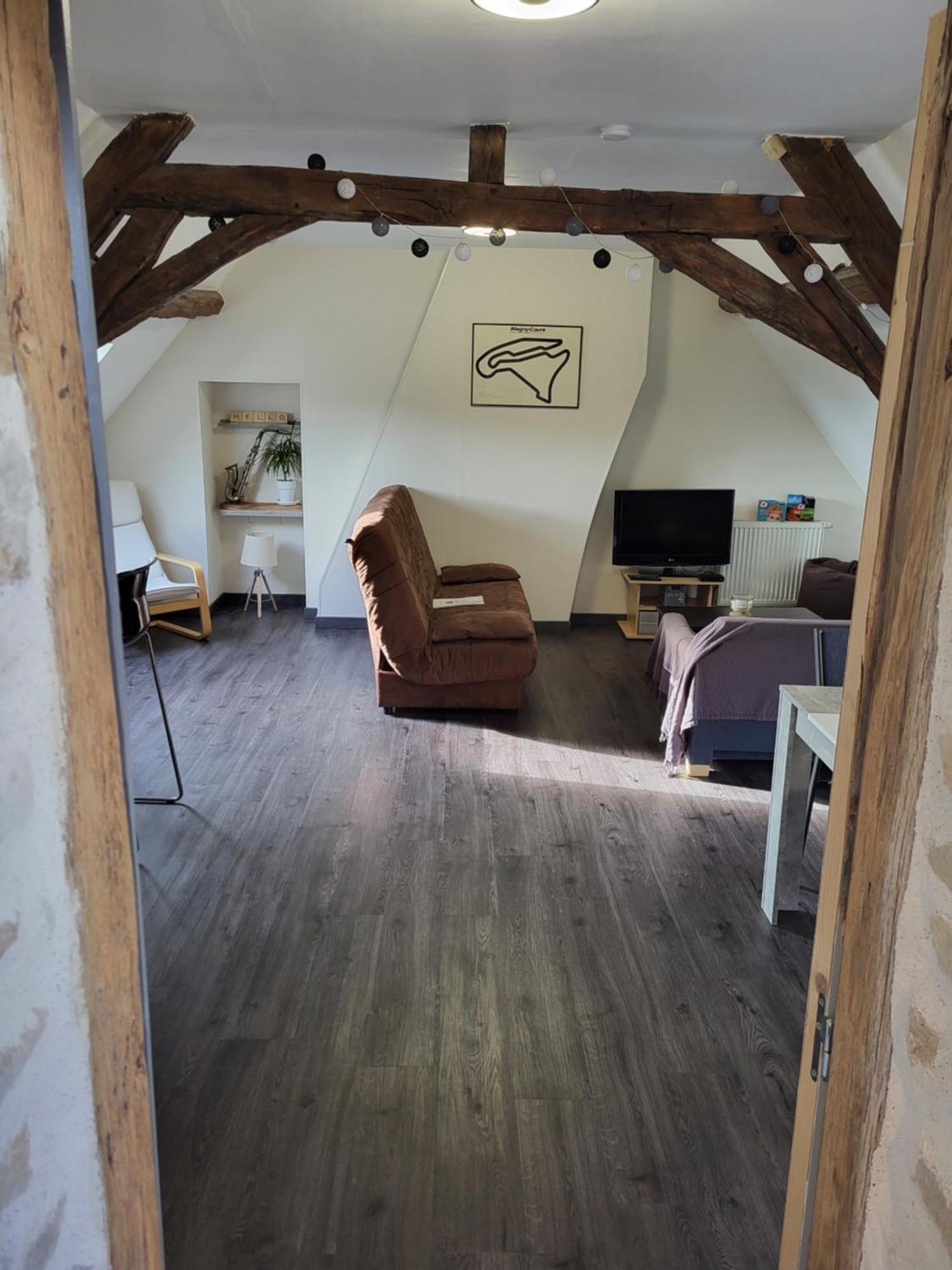 Appartement Au Pied Du Circuit De Magny-Cours Dış mekan fotoğraf