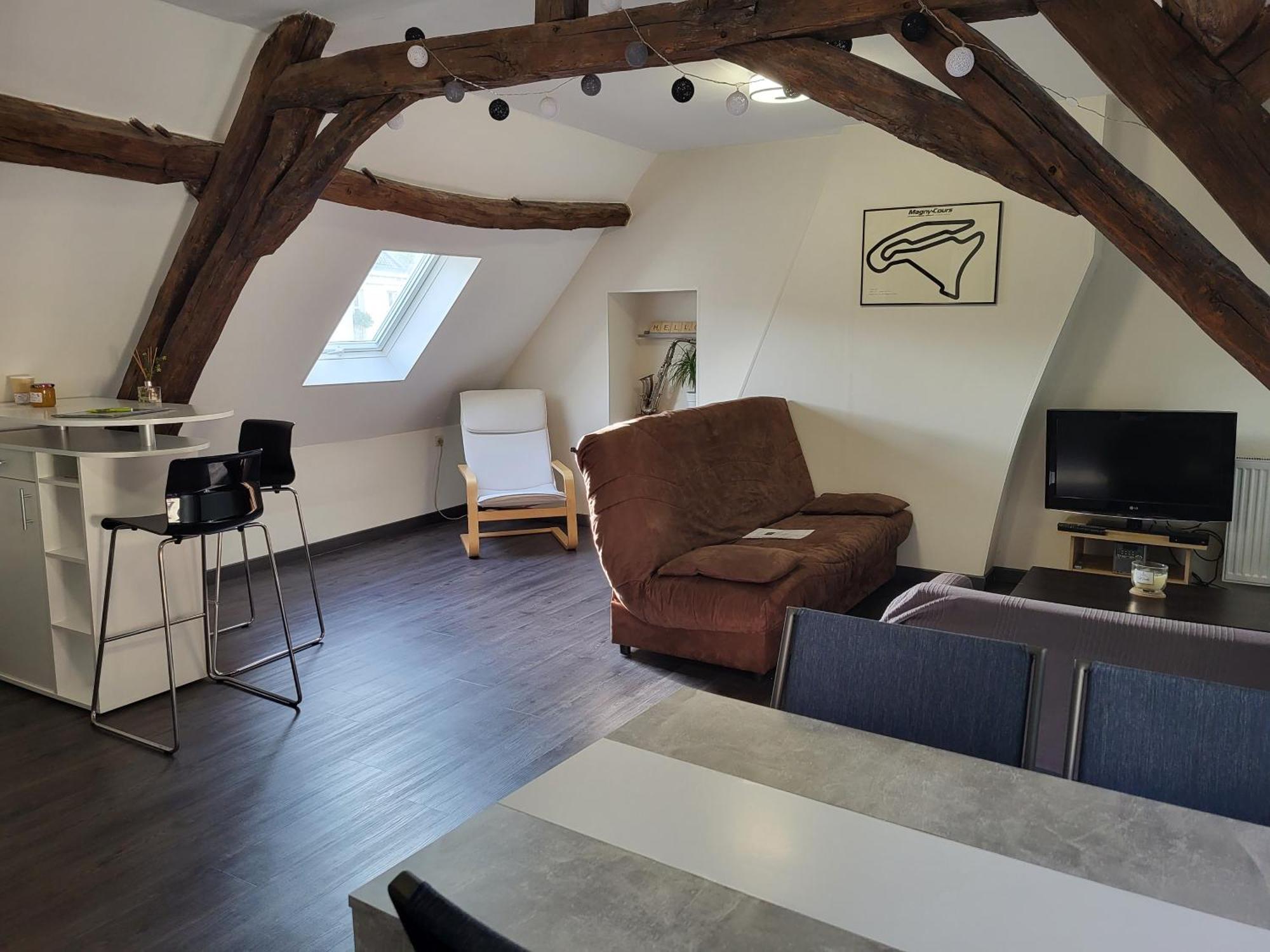 Appartement Au Pied Du Circuit De Magny-Cours Dış mekan fotoğraf